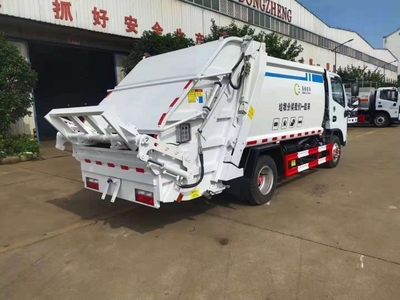 東風小多利卡6方壓縮式垃圾車